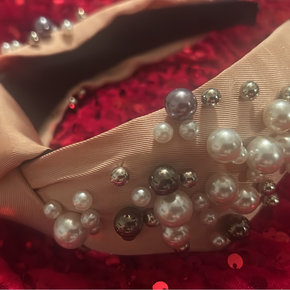 Elegant Pearl-Studded Headband